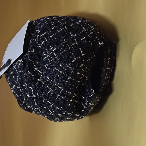 Hat - Picture 3 of 7